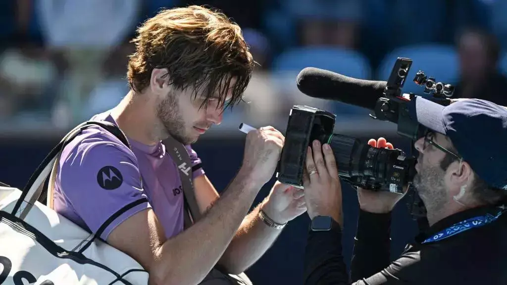 World-Ranked Tennis Player Donates Australian Open Earnings to Wildfire Relief